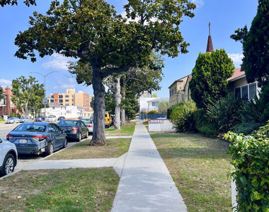 11768 Gateway Boulevard - Photo Thumbnail 15