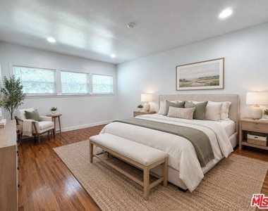 11768 Gateway Boulevard - Photo Thumbnail 8
