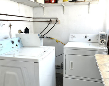 11768 Gateway Boulevard - Photo Thumbnail 14