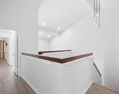 833 N Shadow Lake Drive - Photo Thumbnail 24
