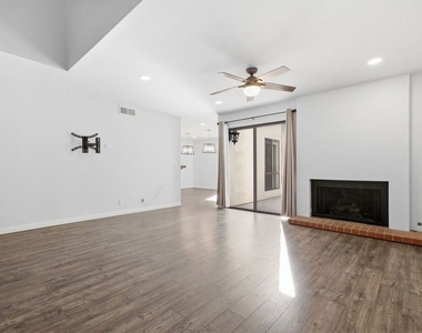 833 N Shadow Lake Drive - Photo Thumbnail 11
