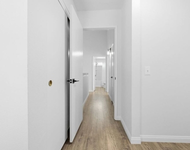 833 N Shadow Lake Drive - Photo Thumbnail 14