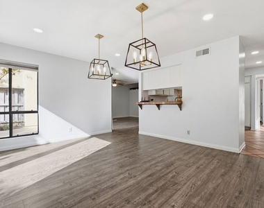 833 N Shadow Lake Drive - Photo Thumbnail 12