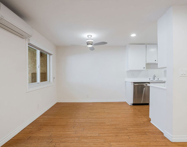 918 17th Street - Photo Thumbnail 3