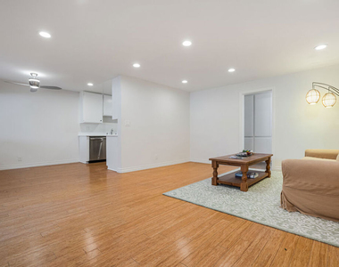 918 17th Street - Photo Thumbnail 14