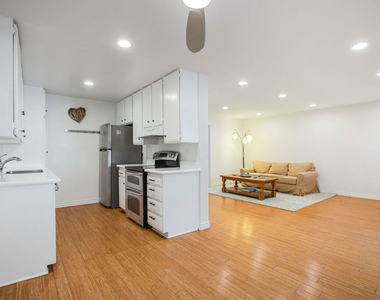 918 17th Street - Photo Thumbnail 5