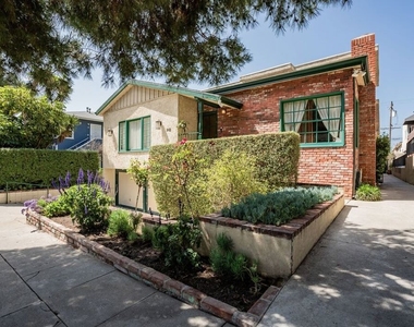 918 17th Street - Photo Thumbnail 2