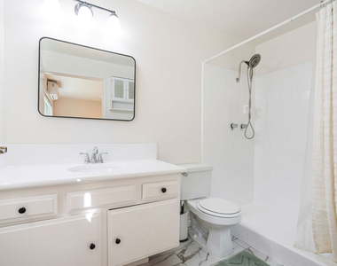 918 17th Street - Photo Thumbnail 12