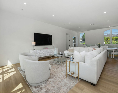 1203 N Vista Street - Photo Thumbnail 20