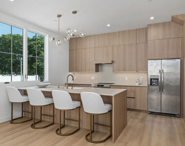 1203 N Vista Street - Photo Thumbnail 12