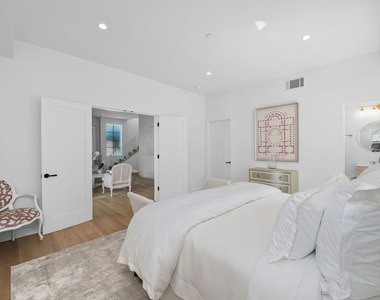 1203 N Vista Street - Photo Thumbnail 10