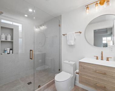 1203 N Vista Street - Photo Thumbnail 11