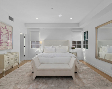 1203 N Vista Street - Photo Thumbnail 9