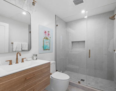 1203 N Vista Street - Photo Thumbnail 8