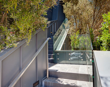 209 Hollister Avenue - Photo Thumbnail 2