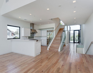 209 Hollister Avenue - Photo Thumbnail 8