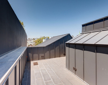 209 Hollister Avenue - Photo Thumbnail 5