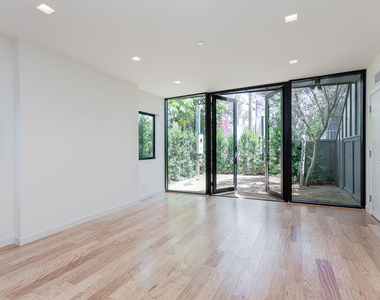 209 Hollister Avenue - Photo Thumbnail 17