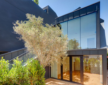 209 Hollister Avenue - Photo Thumbnail 1
