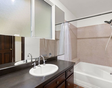 2370 Nichols Canyon Road - Photo Thumbnail 17