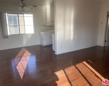 1241 17th Street - Photo Thumbnail 10