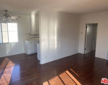 1241 17th Street - Photo Thumbnail 7