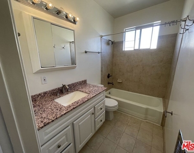 1241 17th Street - Photo Thumbnail 4