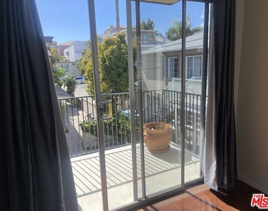 1241 17th Street - Photo Thumbnail 8