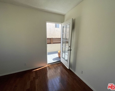 1241 17th Street - Photo Thumbnail 13