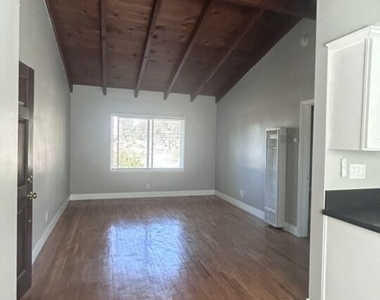 16144 W Sunset Boulevard - Photo Thumbnail 3