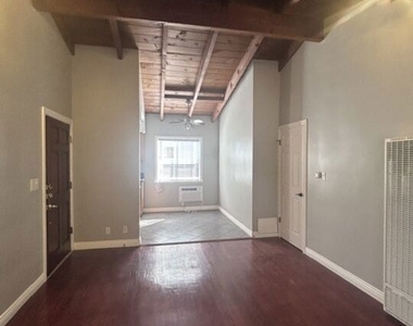 16144 W Sunset Boulevard - Photo Thumbnail 2