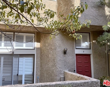 28142 Driver Avenue - Photo Thumbnail 2