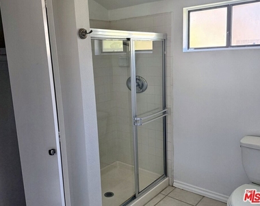 28142 Driver Avenue - Photo Thumbnail 17