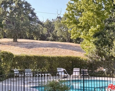 28142 Driver Avenue - Photo Thumbnail 3