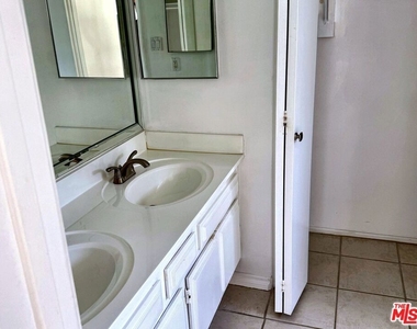 28142 Driver Avenue - Photo Thumbnail 13