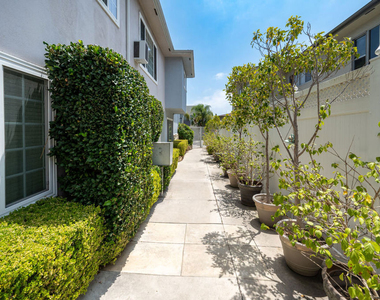 1937 S Shenandoah Street - Photo Thumbnail 8