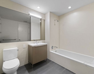 889 Francisco Street - Photo Thumbnail 19