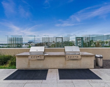 889 Francisco Street - Photo Thumbnail 34