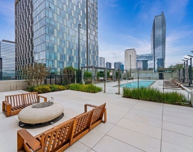889 Francisco Street - Photo Thumbnail 29