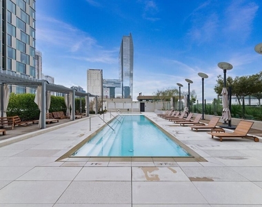 889 Francisco Street - Photo Thumbnail 38