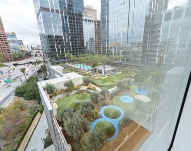 889 Francisco Street - Photo Thumbnail 1