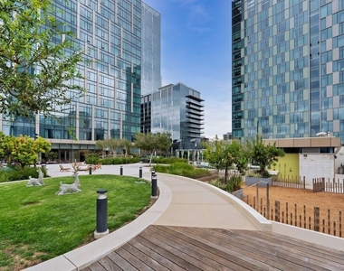 889 Francisco Street - Photo Thumbnail 30
