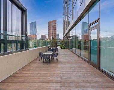 889 Francisco Street - Photo Thumbnail 33