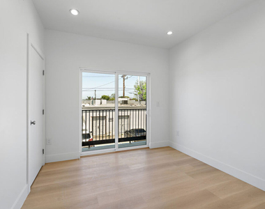 10965 Calvert - Photo Thumbnail 14