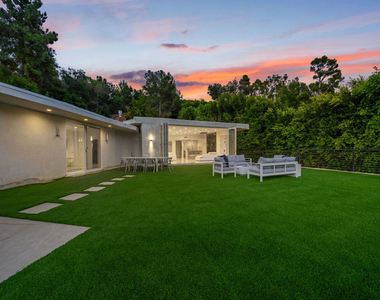 1040 Montego Drive - Photo Thumbnail 4