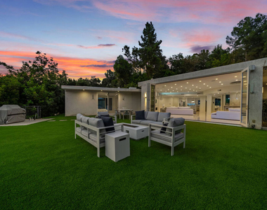 1040 Montego Drive - Photo Thumbnail 2