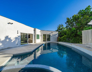 1040 Montego Drive - Photo Thumbnail 7
