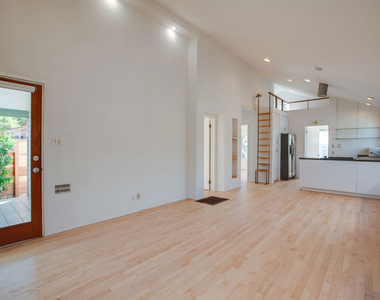1548 Cabrillo Avenue - Photo Thumbnail 7