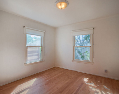 1548 Cabrillo Avenue - Photo Thumbnail 13