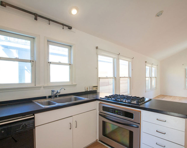 1548 Cabrillo Avenue - Photo Thumbnail 9